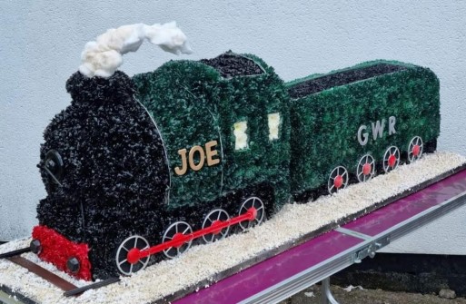 Train-by-Amy-Gough-at-Enchanted-Florist