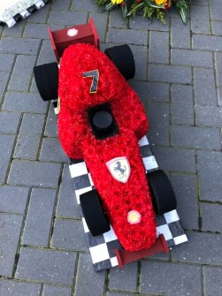 F1-Racing-Car-by-Nicolas-Flower-Lounge2