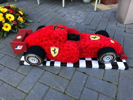 F1-Racing-Car-by-Nicolas-Flower-Lounge3