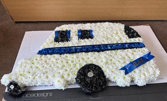 80-caravan-by-acorn-florist