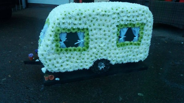 Caravan 3D BY Devinnia at Fiesta Flowers