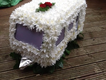 Caravan 3D by Emerald Florists2