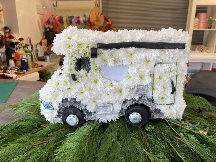 Caravan-by-Kim-Fenton-at-astbury-Floral-in-cheshire.2