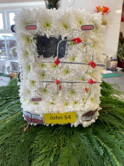 Caravan-by-Kim-Fenton-at-astbury-Floral-in-cheshire.4