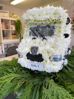 Caravan-by-Kim-Fenton-at-astbury-Floral-in-cheshire