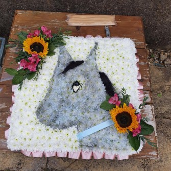 Horse-tribute-by-Ceris-Flowershed