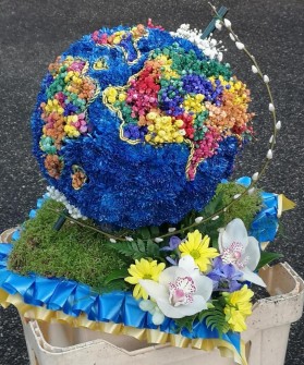 Globe-by-Emma-at-Blooming-Occasions