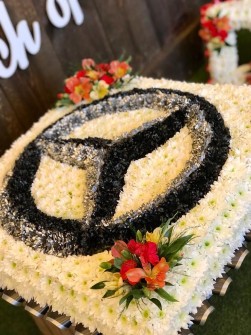 Mercedes-by-kelly-at-flowers-by-touch-of-charm