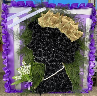 Queen-tribute-by-Sarahs-Rose-Garden-Florists