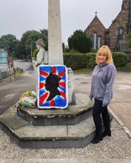 Tribute-for-the-queen-2-by-Cheryl-from-Flower-Lane-Florist.