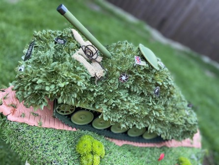 army-tank-by-leah-at-the-naked-florist.